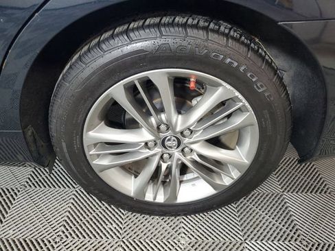 Used 2017 Toyota Camry SE FWD image 9