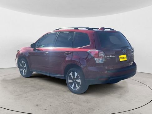 Used 2017 Subaru Forester 2.5i w/ Alloy Wheel Package image 3