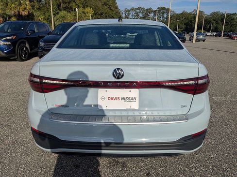 Used 2025 Volkswagen Jetta SE w/ Sunroof Package FWD image 5