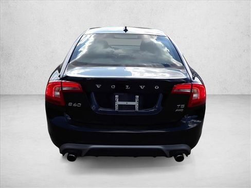 Used 2017 Volvo S60 T5 Dynamic w/ Vision Package AWD/4WD image 3