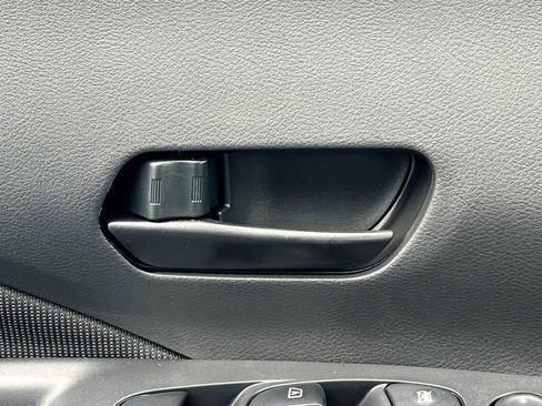 Used 2025 Nissan Kicks Play S image 23