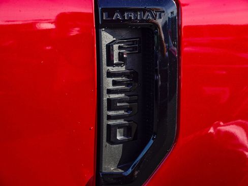 Used 2022 Ford F350 Lariat w/ Black Appearance Package image 10