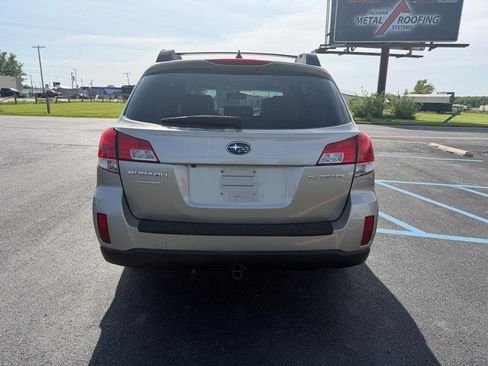 Used 2014 Subaru Outback 2.5i Limited w/ Moonroof Package AWD/4WD image 8