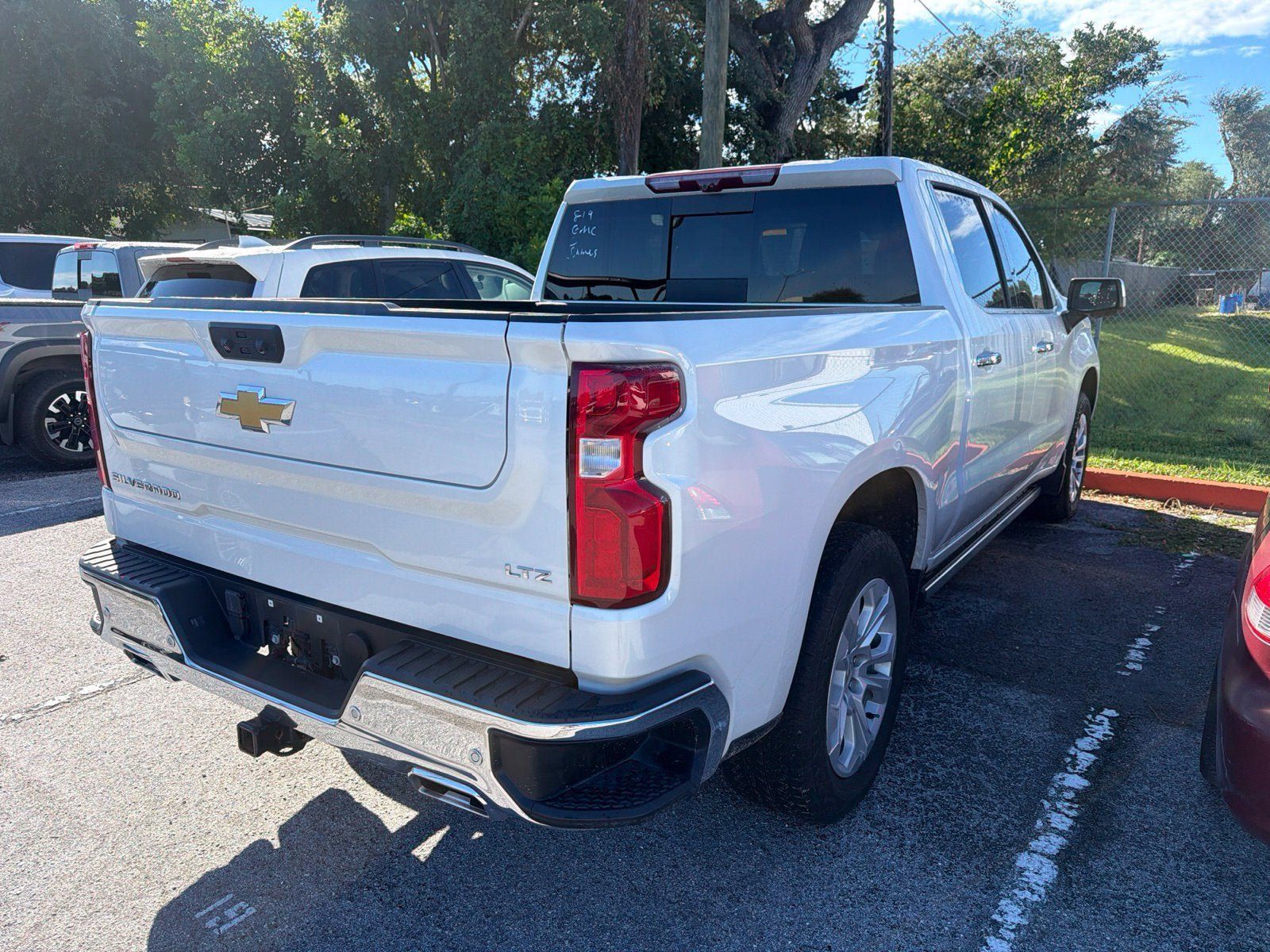 Used 2022 Chevrolet Silverado 1500 LTZ w/ LTZ Premium Package AWD/4WD image 13