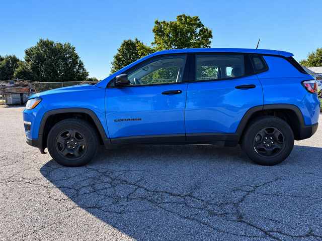 Used 2018 Jeep Compass Sport FWD image 2