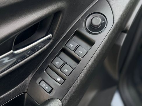 Used 2021 Chevrolet Trax LT w/ Sport Edition image 9