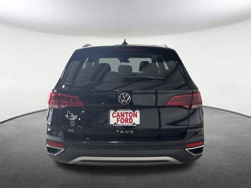Used 2024 Volkswagen Taos SE image 4
