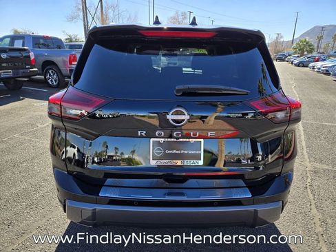 Used 2025 Nissan Rogue SL w/ Tech Package image 5