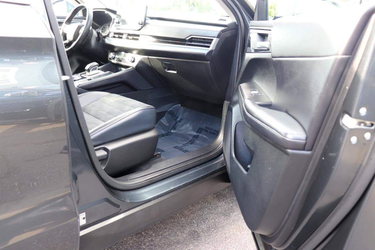 Used 2024 Mitsubishi Outlander AWD image 17