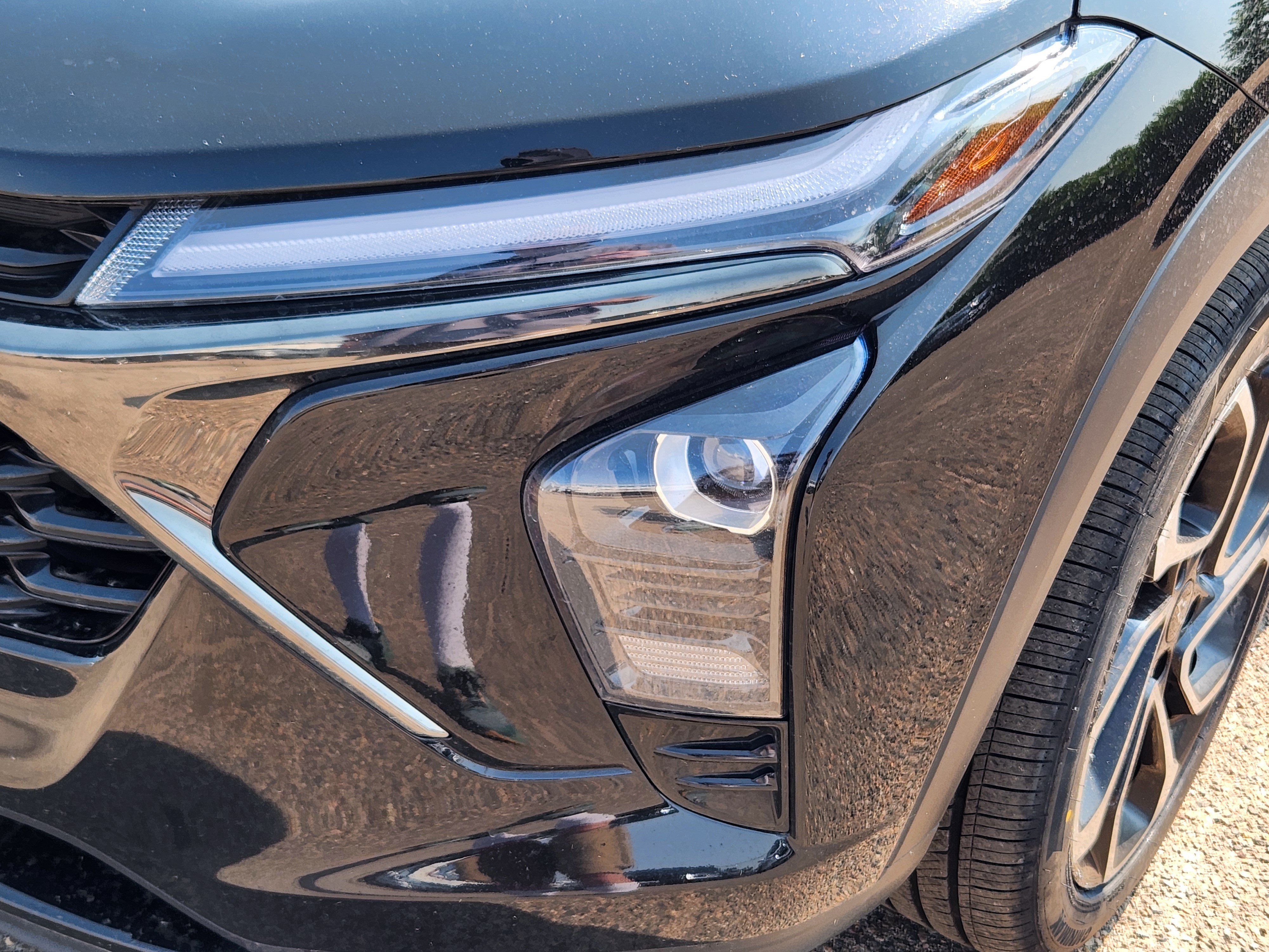 Used 2024 Chevrolet Trax RS w/ Sunroof Package FWD image 5