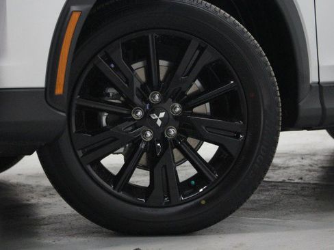 New 2026 Mitsubishi Eclipse Cross LE image 3