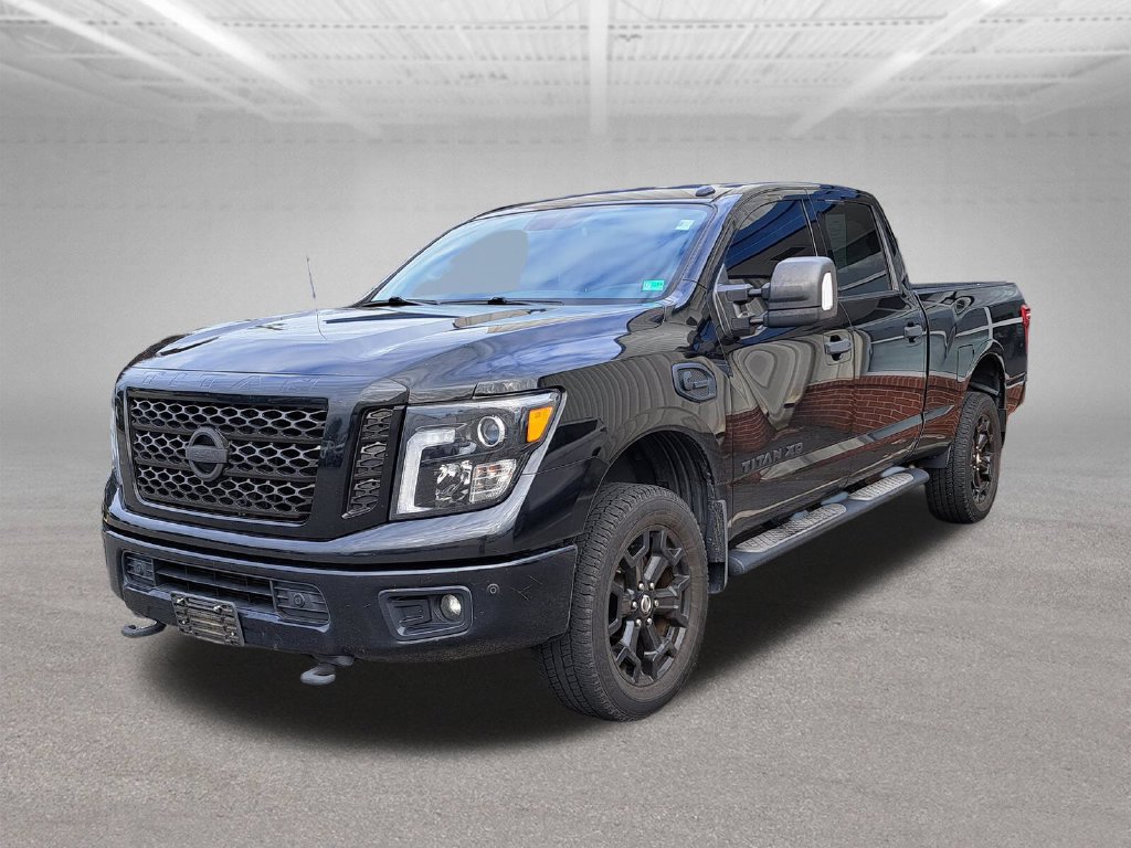 Used 2018 Nissan Titan SV w/ SV Convenience Package AWD/4WD image 3