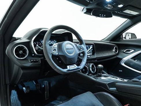 Used 2018 Chevrolet Camaro ZL1 image 23