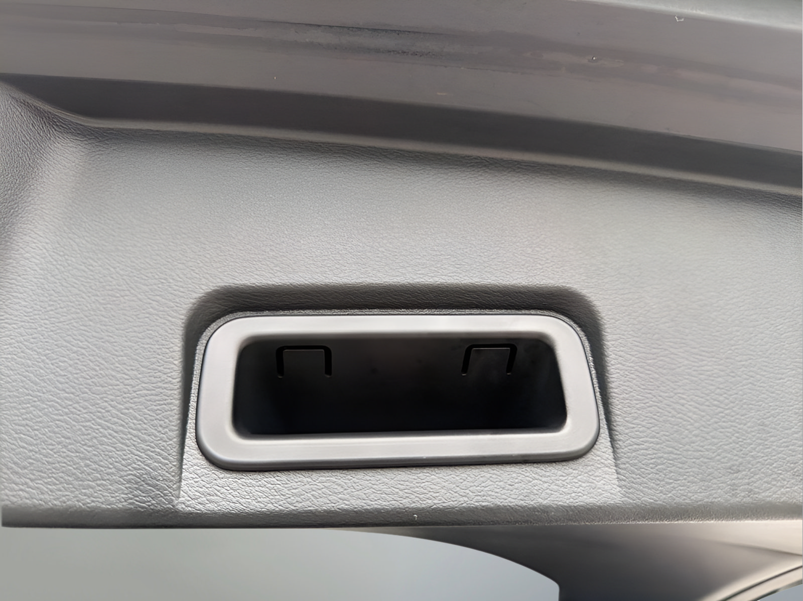 Certified 2024 Nissan Rogue Platinum w/ Platinum Premium Package FWD image 12