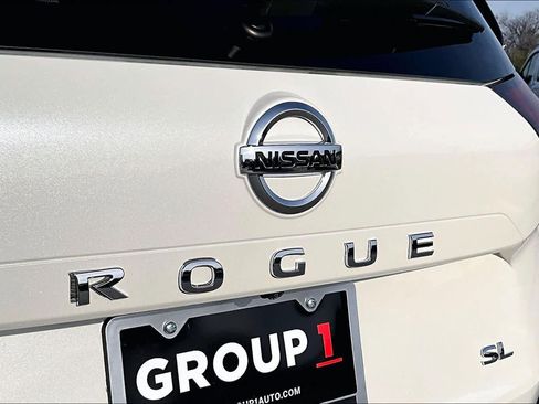 Used 2021 Nissan Rogue SL image 9