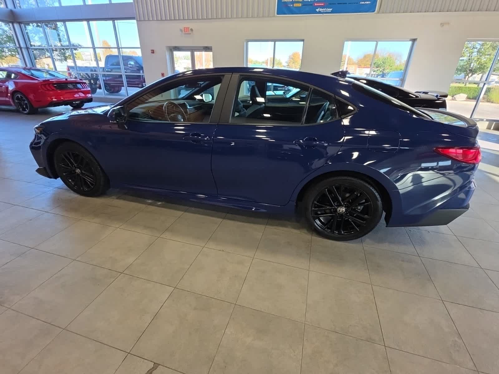 Used 2025 Toyota Camry SE FWD image 11