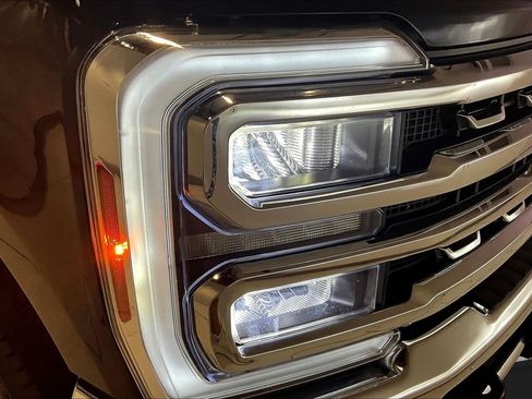 Used 2025 Ford F250 Lariat AWD/4WD image 32