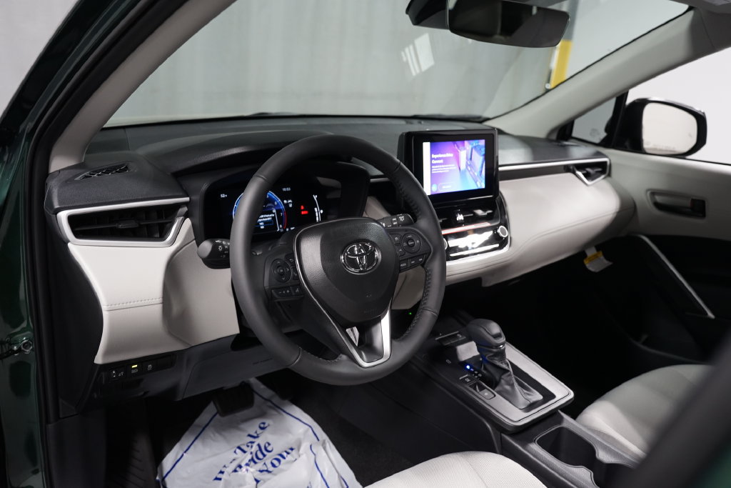 New 2026 Toyota Corolla Cross LE w/ Moonroof Package FWD image 11
