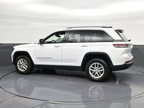 Used 2023 Jeep Grand Cherokee Laredo AWD/4WD image 8