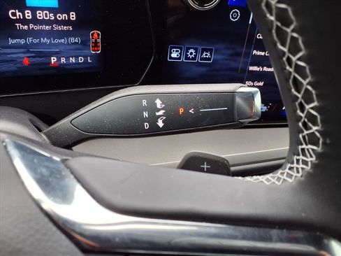 Used 2024 Chevrolet Traverse LT w/ Midnight/Sport Edition image 14