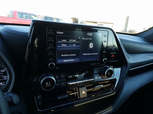 Used 2021 Toyota Highlander XSE image 25