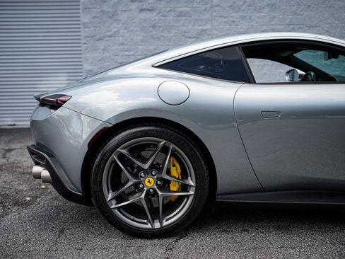 Used 2021 Ferrari Roma image 15