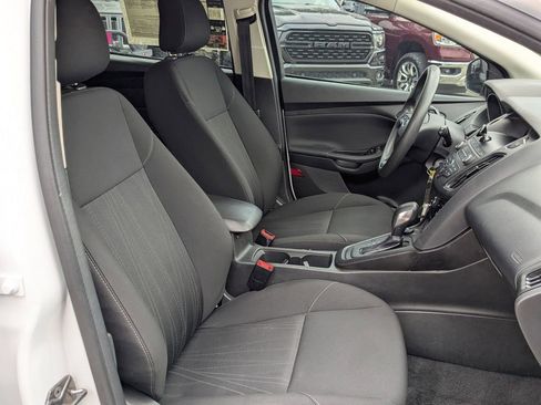Used 2018 Ford Focus SE image 25