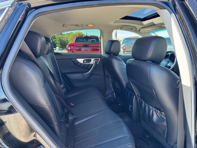 Used 2017 INFINITI QX70 AWD w/ Premium Package image 12