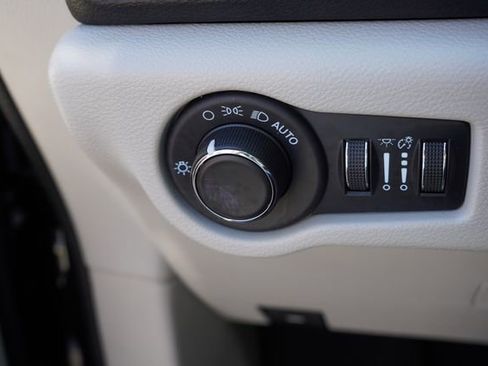 Certified 2023 Chrysler Voyager LX FWD image 26