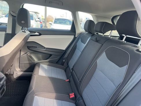 Used 2025 Volkswagen Taos S image 8