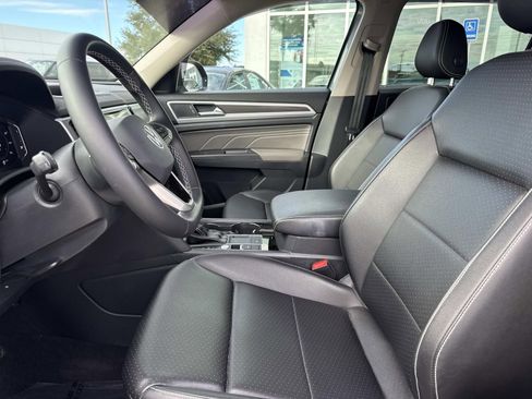 Used 2023 Volkswagen Atlas SE w/ Black Wheel Package image 16
