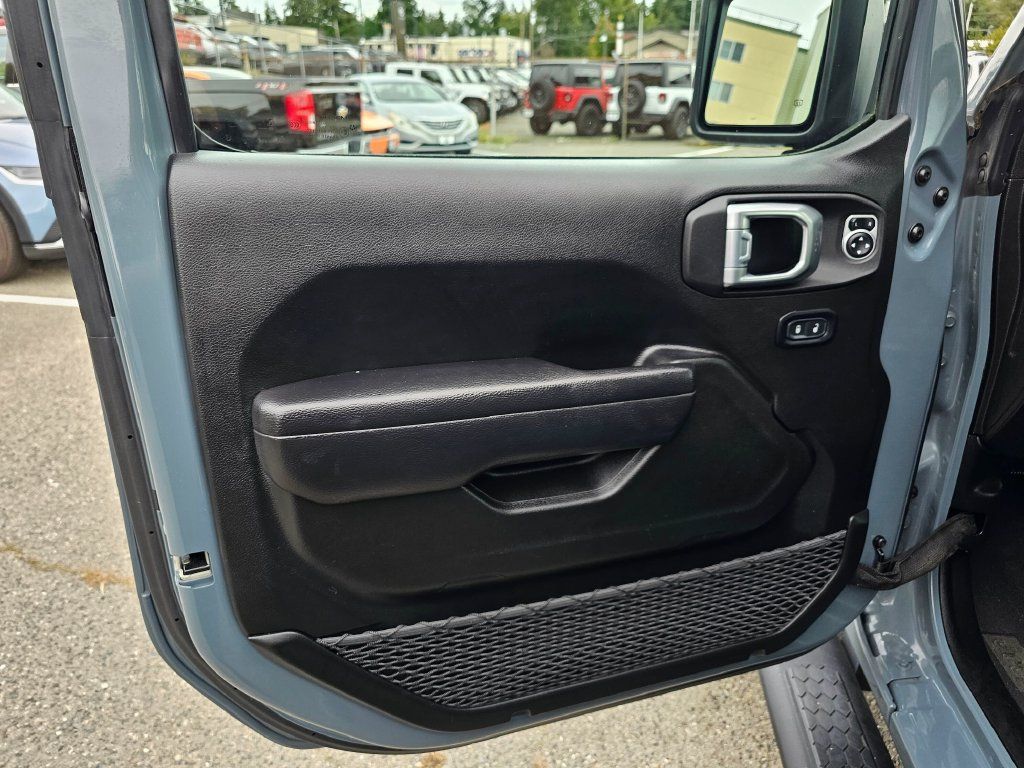 Used 2024 Jeep Wrangler Unlimited AWD/4WD image 21
