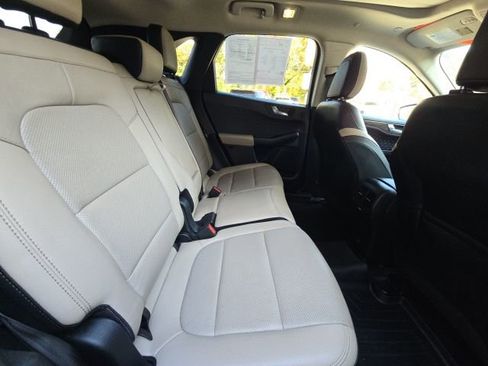 Used 2020 Ford Escape Titanium image 16