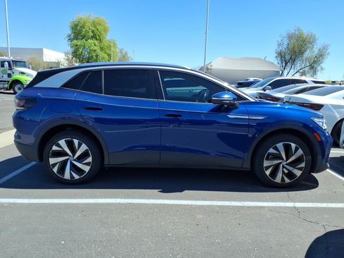 Used 2021 Volkswagen ID.4 Pro S w/ Gradient Package image 3