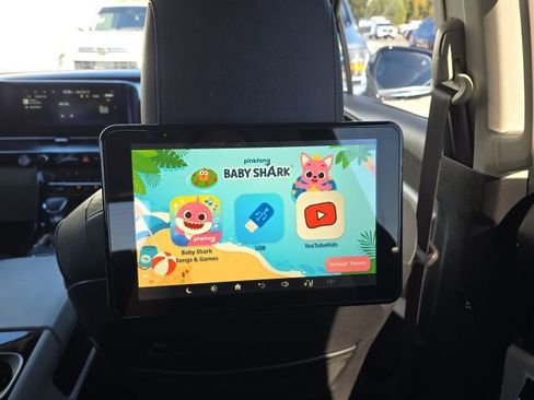 Used 2024 Kia Carnival SX Prestige image 16