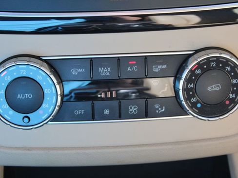 Used 2016 Mercedes-Benz GLE 350 4MATIC w/ Premium Package image 24