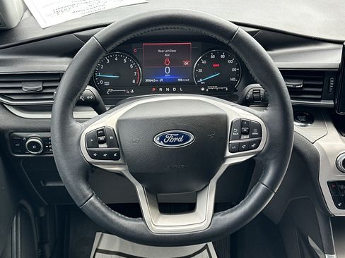 Used 2023 Ford Explorer XLT w/ Equipment Group 202A RWD image 25