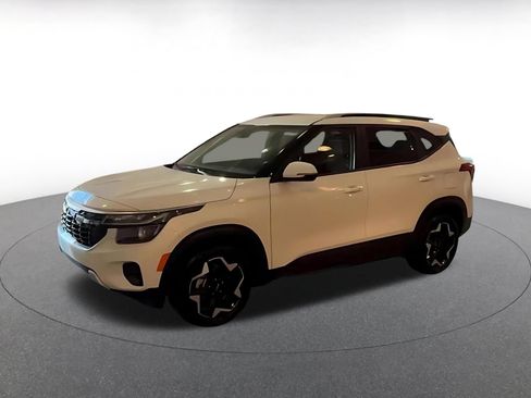 Used 2025 Kia Seltos S FWD image 8
