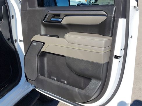 Certified 2022 Chevrolet Silverado 1500 ZR2 w/ Technology Package image 18