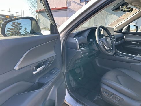 Certified 2025 Toyota Grand Highlander XLE image 9