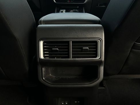 Certified 2024 Volkswagen Atlas Cross Sport SE w/ Panoramic Sunroof Package FWD image 41