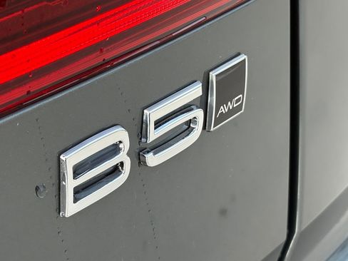 New 2026 Volvo XC60 B5 Plus w/ Protection Package Premier image 9