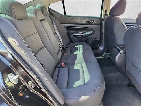 Used 2024 Nissan Altima 2.5 SV FWD image 23