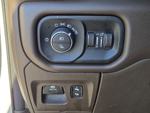 Used 2025 RAM 1500 Laramie image 25