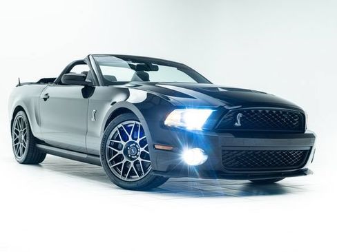 Used 2011 Ford Mustang Shelby GT500 w/ SVT Performance Pkg RWD image 5
