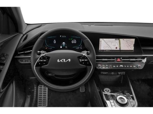 Used 2023 Kia Niro SX Touring image 11