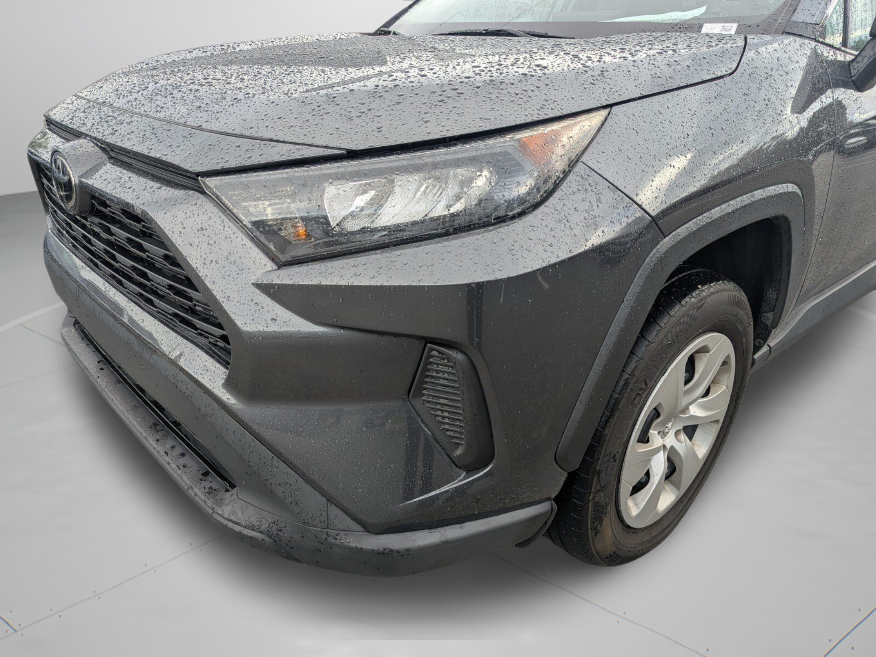 Used 2021 Toyota RAV4 LE FWD image 3