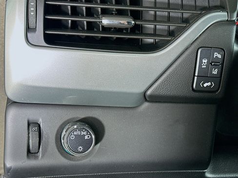 Used 2015 Chevrolet Tahoe LT image 17