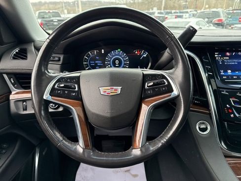 Used 2019 Cadillac Escalade ESV Premium Luxury image 35