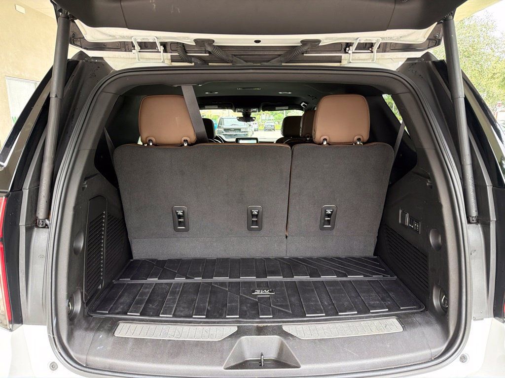 Used 2022 Chevrolet Tahoe High Country RWD image 35